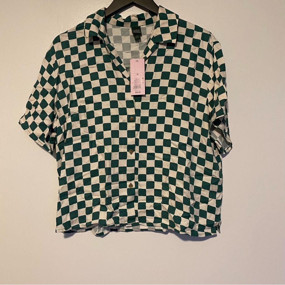 Set - Green and White Checkered Button-Up Shirt & Shorts